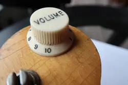 VOLUME KNOB STRAT