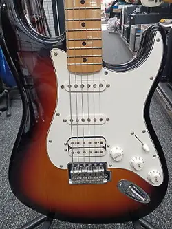 FENDER MEXICO STANDARD STRATOCASTER HSS USED 2017 ALDER BODY MAPLE FINGERBOARD