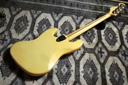 FENDER JAZZ BASS 1981