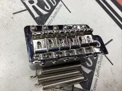 TREMOLO BRIDGE VIBRATO