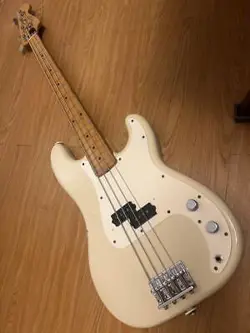FENDER JAPAN PRECISION BASS COLOR VINTAGE