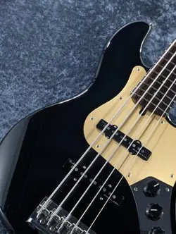 FENDER DELUXE JAZZ BASS V KAZUKI ARAI EDITION BLACK