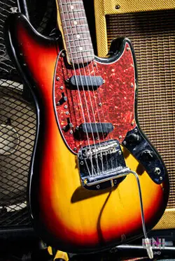 1973 ELECTRIC GUTIAR