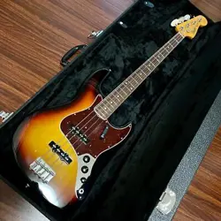 FENDER AMERICAN VINTAGE II JAZZ BASS '66