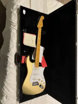 FENDER STRATOCASTER AMERICAN LINCOLN BREWSTER SIGNATURE