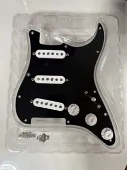 FENDER PRE-WIRED STRATOCASTER PICKGUARD, MIJ - BLACK/WHITE