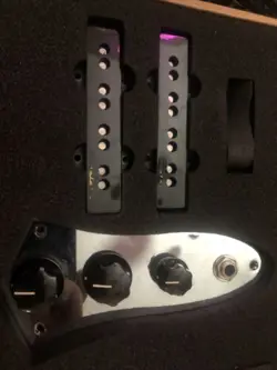 FENDER 4-STRING VINTAGE NOISELESS JAZZ BASS PICKUPS SET   WIRING