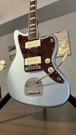 TRADITIONAL ‘60S JAZZMASTER