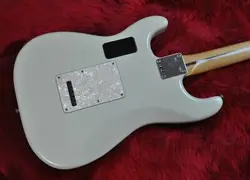 FENDER DELUXE ROADHOUSE STRATOCASTER SONIC BLUE SAFE DELIVERY FROM JAPAN