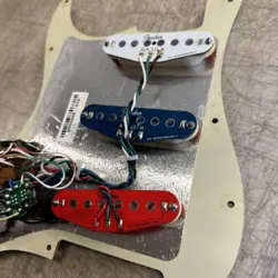 DELUXE STRATOCASTER LOADED