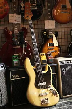 FENDER JAZZ BASS 1981 (1981)
