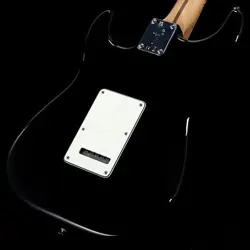 FENDER PLAYER II STRATOCASTER MAPLE FINGERBOARD BLACK(   3.60KG)
