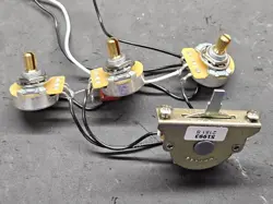 FENDER VINTERA STRAT