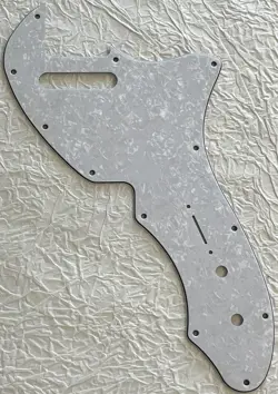 NEW GREAT-FOR FENDER 69 WITHOUT PICKUP MOUNTING HOLES GUITAR PICKGUARD WHITE