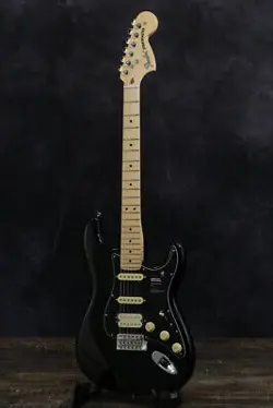 FENDER AMERICAN PERFORMER STRATOCASTER HSS MAPLE FINGERBOARD BLACK