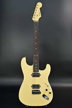 FENDER MAMI STRATOCASTER OMOCHI ROSEWOOD VINTAGE WHITE