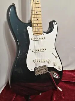 FENDER CUSTOM SHOP CLAPTON STRAT MERCEDES BLUE USED 2007 ALDER BODY W/HARD CASE