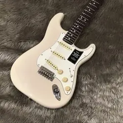 STRATOCASTER COLOR WHITE