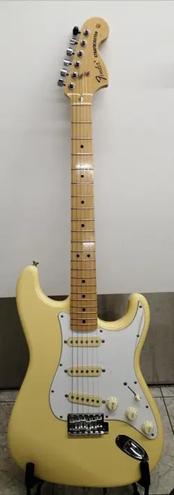 ST-72 STRATOCASTER MADE
