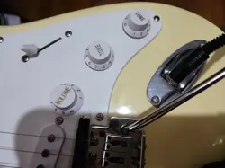 ELECTRIC GUITAR/