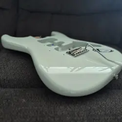 GT11 STRATOCASTER BODY
