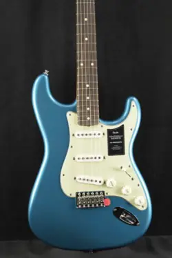 FENDER VINTERA II '60S STRATOCASTER LAKE PLACID BLUE ROSEWOOD FINGERBOARD