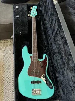 FENDER AMERICAN VINTAGE II ‘66 JAZZ BASS GUITAR-MINT- SEAFOAM GREEN
