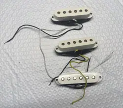 2009 FENDER STRATOCASTER MIM SINGLE COIL PICKUPS WHITE BRIDGE MIDDLE NECK