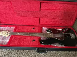 ELECTRIC BASS GUITAR 5 STRINGS