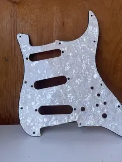 11-HOLE STRATOCASTER NEW