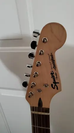 ~CASHIFIED~ FENDER SQUIER BULLET STRATOCASTER