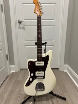 SQUIER LEFT-HANDED CLASSIC VIBE '60S JAZZMASTER ELECTRIC GUITAR W/GIG BAG