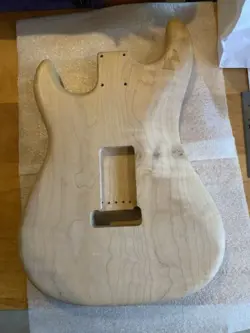 WARMOTH FENDER STRATOCASTER BODY