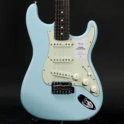 FENDER JUNIOR COLLECTION STRATOCASTER   SATIN DAPHNE BLUE