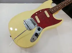 FENDER JAPAN MUSTANG USED BASSWOOD BODY ROSEWOOD FINGERBOARD YELLOW W/SOFT CASE