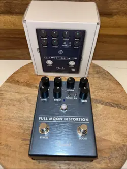 FENDER FULL MOON DISTORTION GUITAR EFFECTS PEDAL