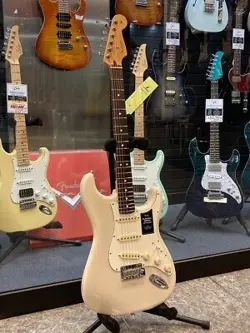 FENDER PLAYER II STRATOCASTER/WHITE BLONDE CHAMBERED ASH 2.90KG #GG2V9