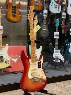 II STRATOCASTER HSS/AGED