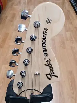 FENDER HERITAGE 70S STRATOCASTER ROSE ELECTRIC GUITAR