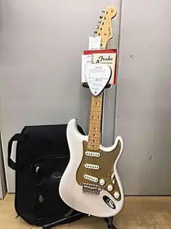 STRAT MN STRATOCASTER