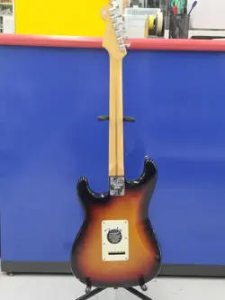 FENDER USA STRATOCASTER STANDARD ELECTRIC GUITAR