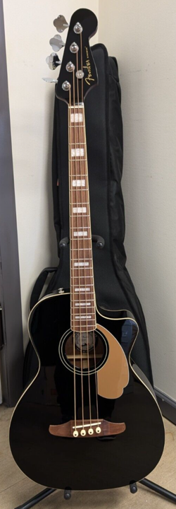 FENDER KINGMAN V2 ACOUSTIC-ELECTRIC BASS, BLACK W/ CASE - USED / TESTED