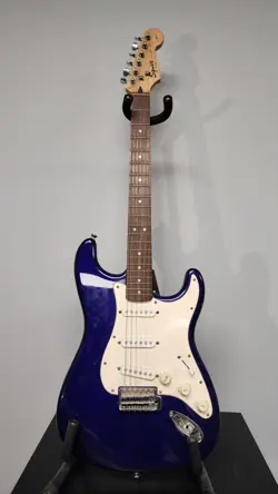 SQUIRE STRAT BY FENDER AFFINITY SERIES ELECTRIC GUITAR BLUE RIGHT HAND