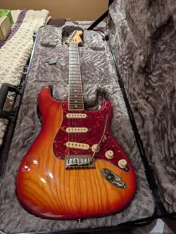 USA FENDER AMERICAN PROFESSIONAL STRATOCASTER ELECTRIC GUITAR SIENNA SUNBURST