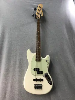FENDER MUSTANG BASS WITH SOFT CASE
