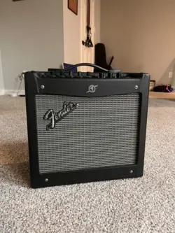 FENDER MUSTANG 1 - 20 WATT GUITAR AMPLIFIER - BLACK