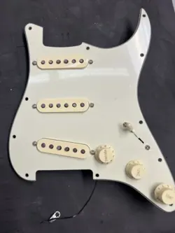 PICKGUARD SSS AMERICAN