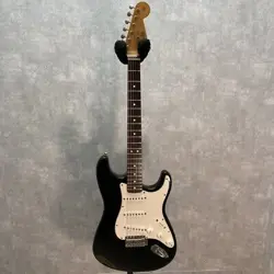 FENDER AMERICAN VINTAGE STRATOCASTER USED ELECTRIC GUITAR