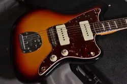 FENDER AMERICAN VINTAGE II 1966 JAZZMASTER / 3-TONE SUNBURST