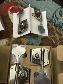 VINTAGE FENDER BASS TUNERS